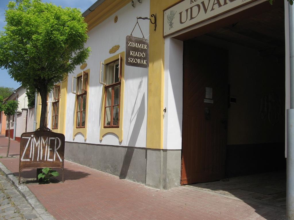 Rozmaringos Udvarház Dunafoldvar Exterior foto