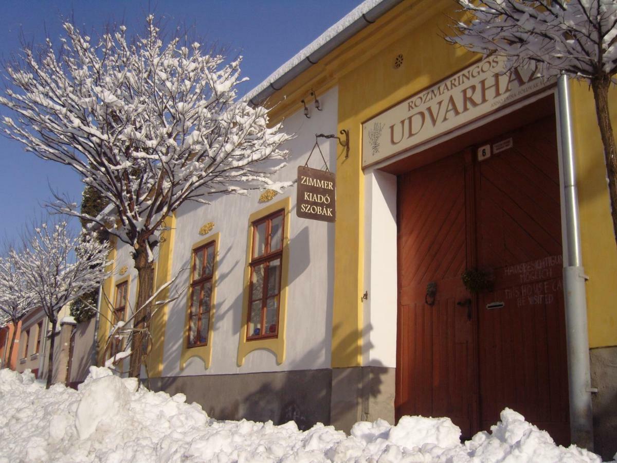 Rozmaringos Udvarház Dunafoldvar Exterior foto